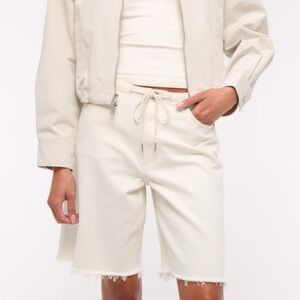 NWT! Abercrombie & Fitch Curve Love Mid Rise Jort